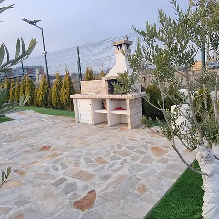 амира за гости - Amira Guest Burgas Stad