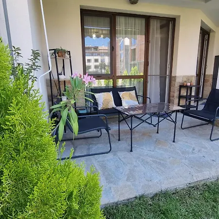 амира за гости - Amira Guest Apartment