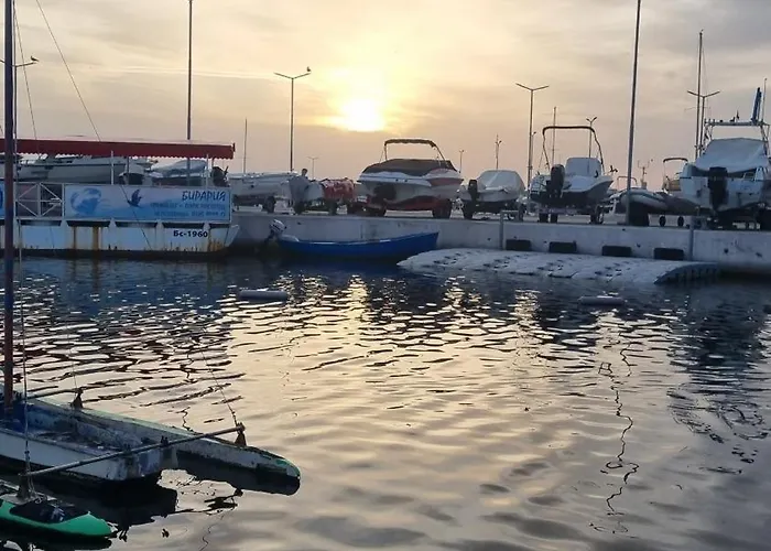 아파트 амира за гости - Amira Guest